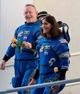 Sunita Williams and Barry Wilmore to Stay in Orbit for Starliner Repairs