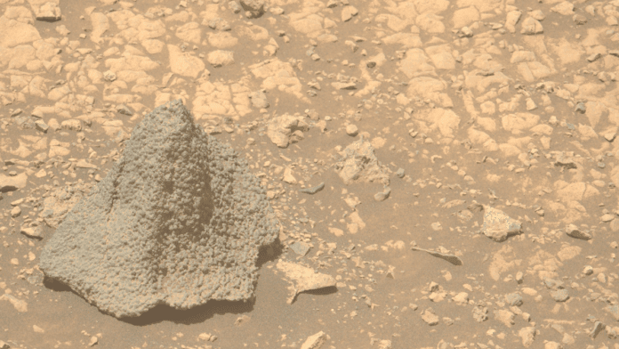 NASA team examines unusual Mars rock and finds iron nickel mix that may signal ancient meteorite origin