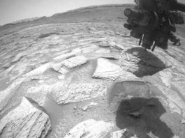 Curiosity rover resumes its Mars mission after a rare mechanical jam in Gale Crater
